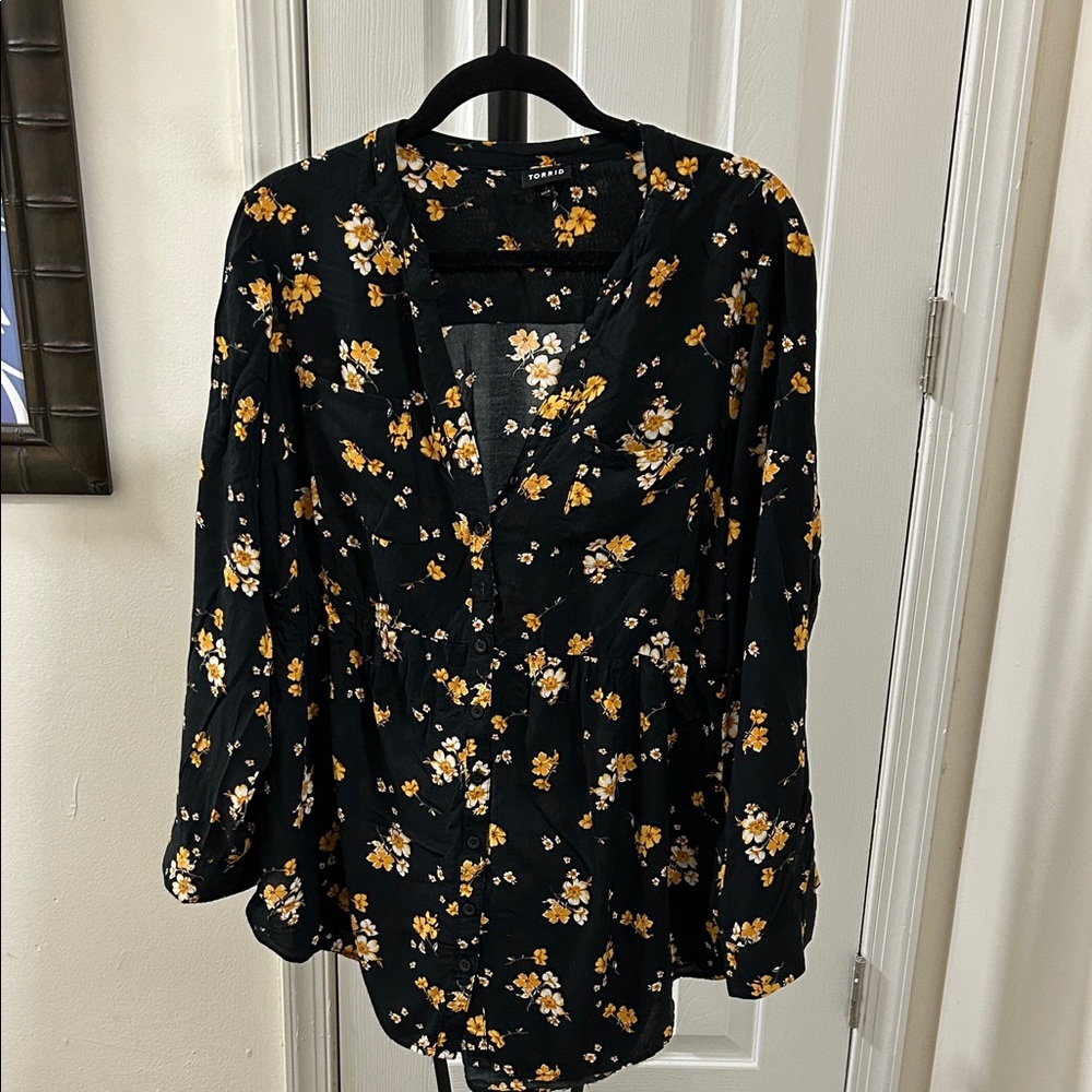 Torrid Black Floral V-Neck Women's Top with Yellow Accents